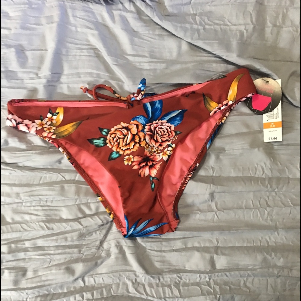 🌟 Floral bathing suit bottom